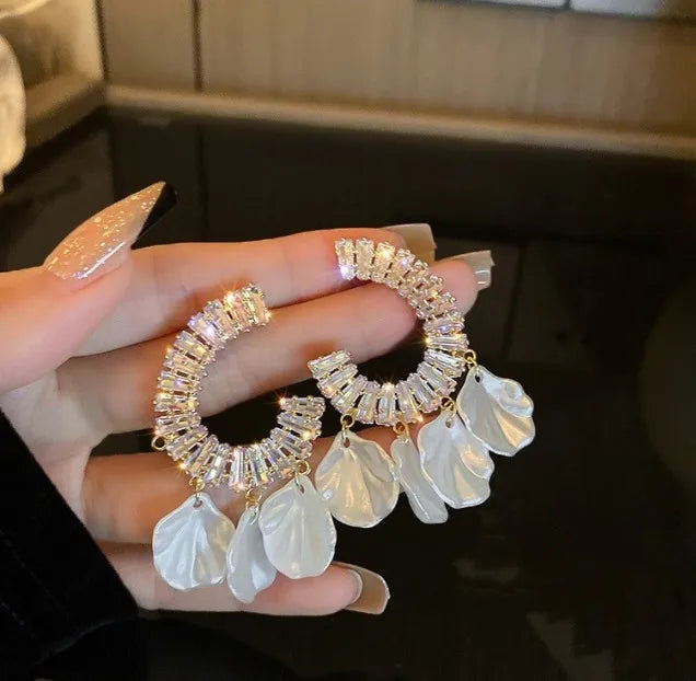 Floria Curve Earrings