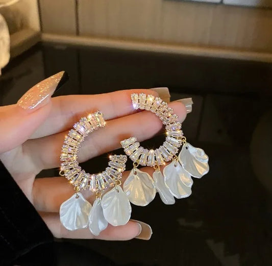 Floria Curve Earrings